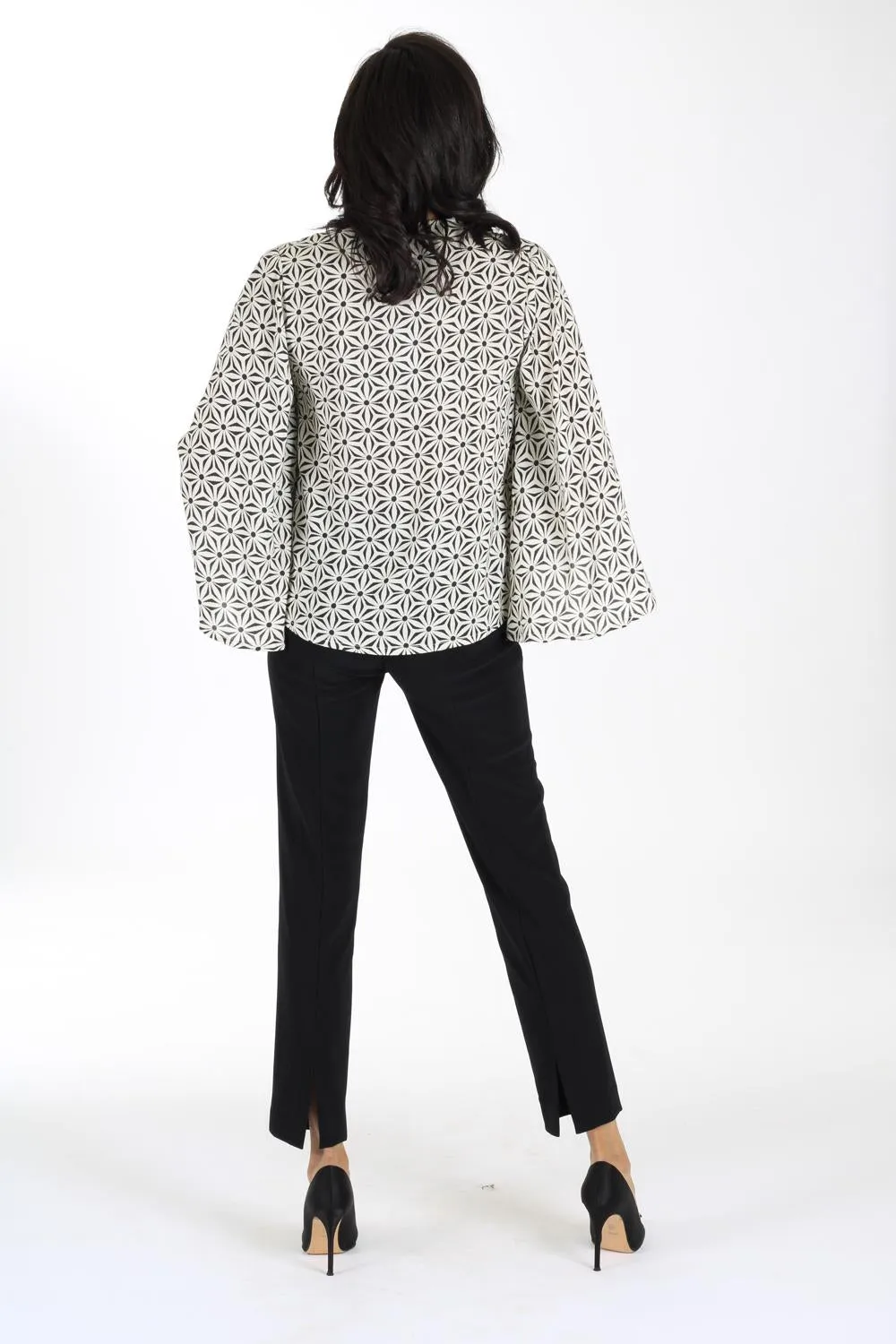 FLARED SLEEVE PONCHO TOP IN BLACKISH CREAM