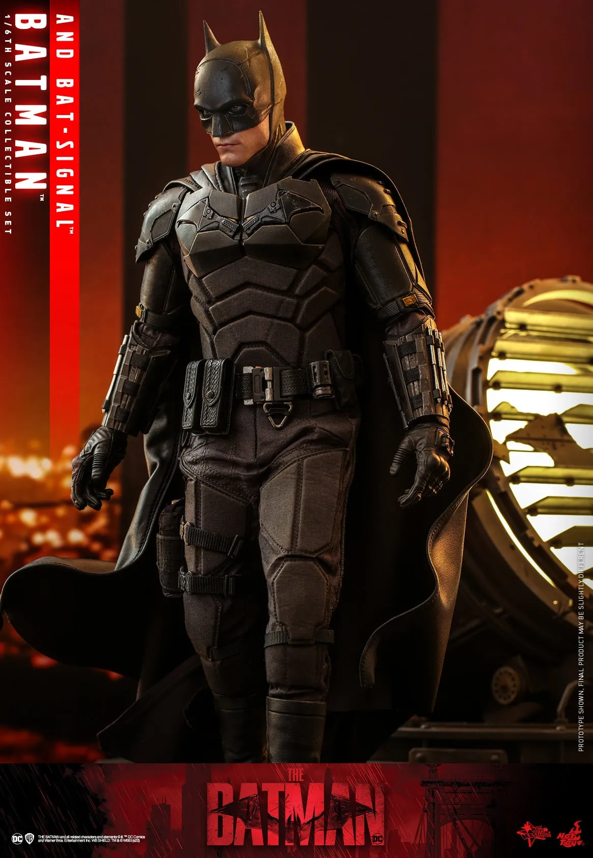 Hot Toys - MMS641 - The Batman - 1/6th scale Batman and Bat-Signal Collectible Set