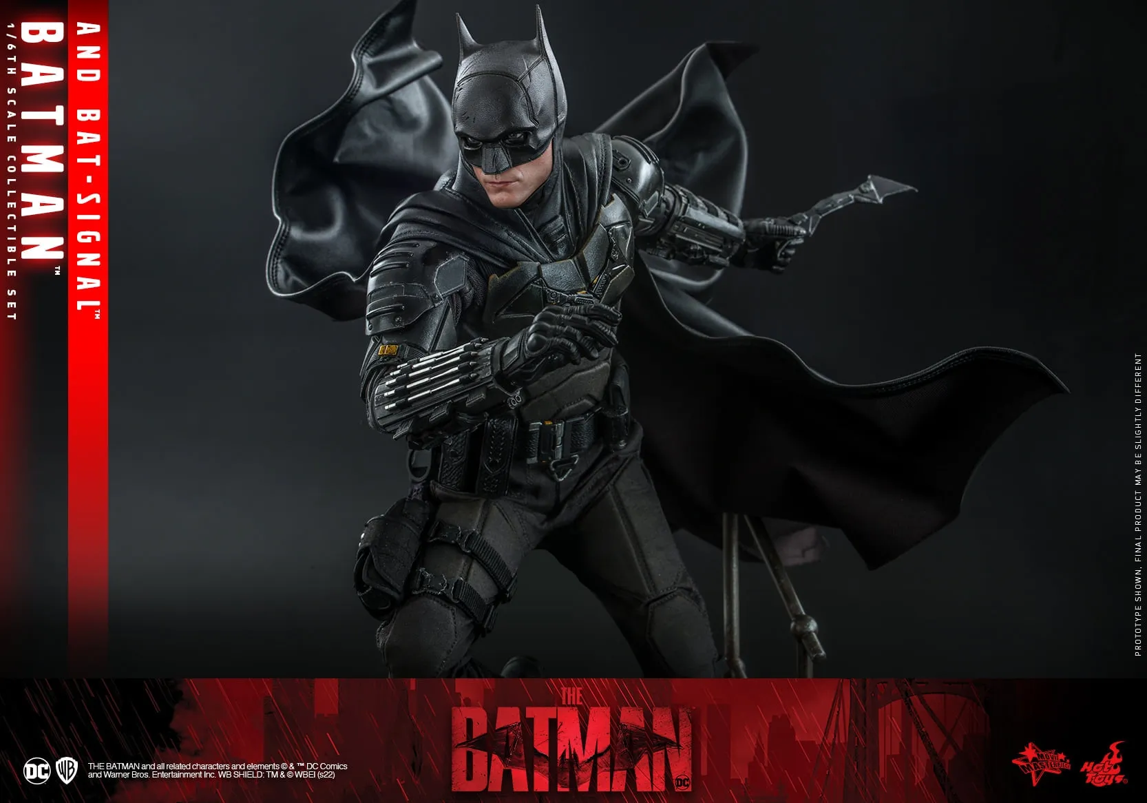 Hot Toys - MMS641 - The Batman - 1/6th scale Batman and Bat-Signal Collectible Set