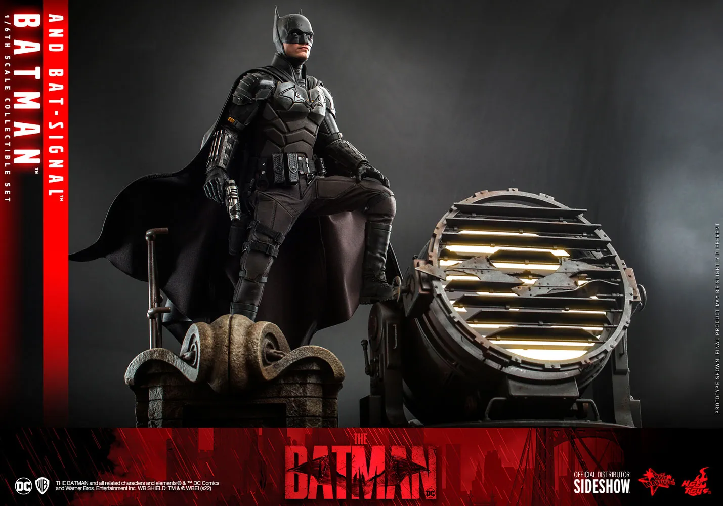 Hot Toys The Batman Batman and Bat-Signal Collectible Set